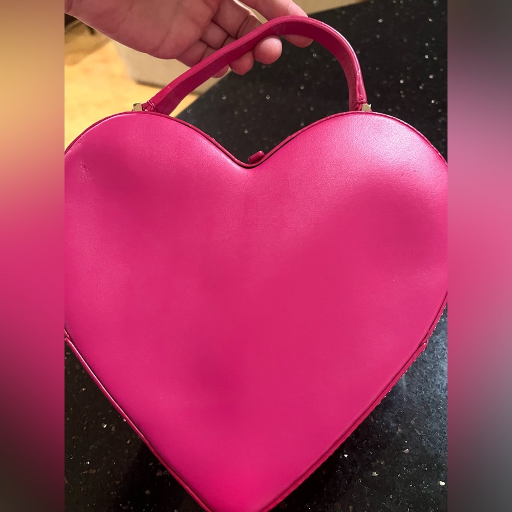 NWOT Kate Spade Pink Heart Shaped Flirt Crossbody handbag with removable strap - Picture 8 of 14